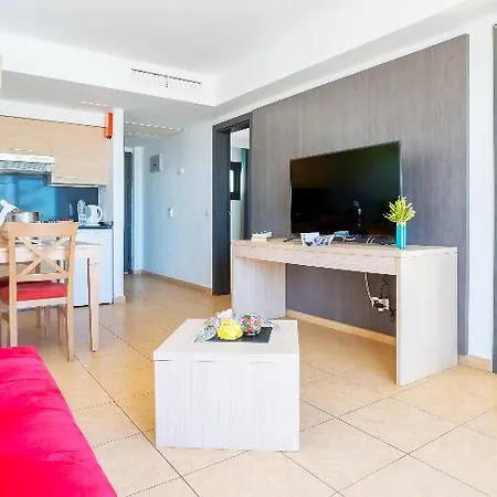 Bluebay Lanzarote Апартаменты *
